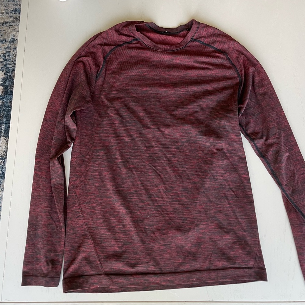 Lululemon Metal Vent Long Sleeve Red/Black Size SMALL